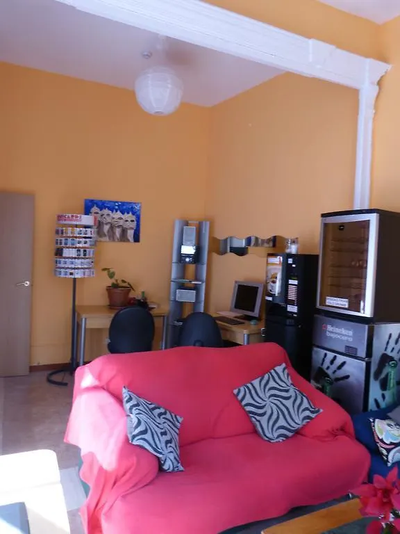 برشلونة After Hostel إسبانيا